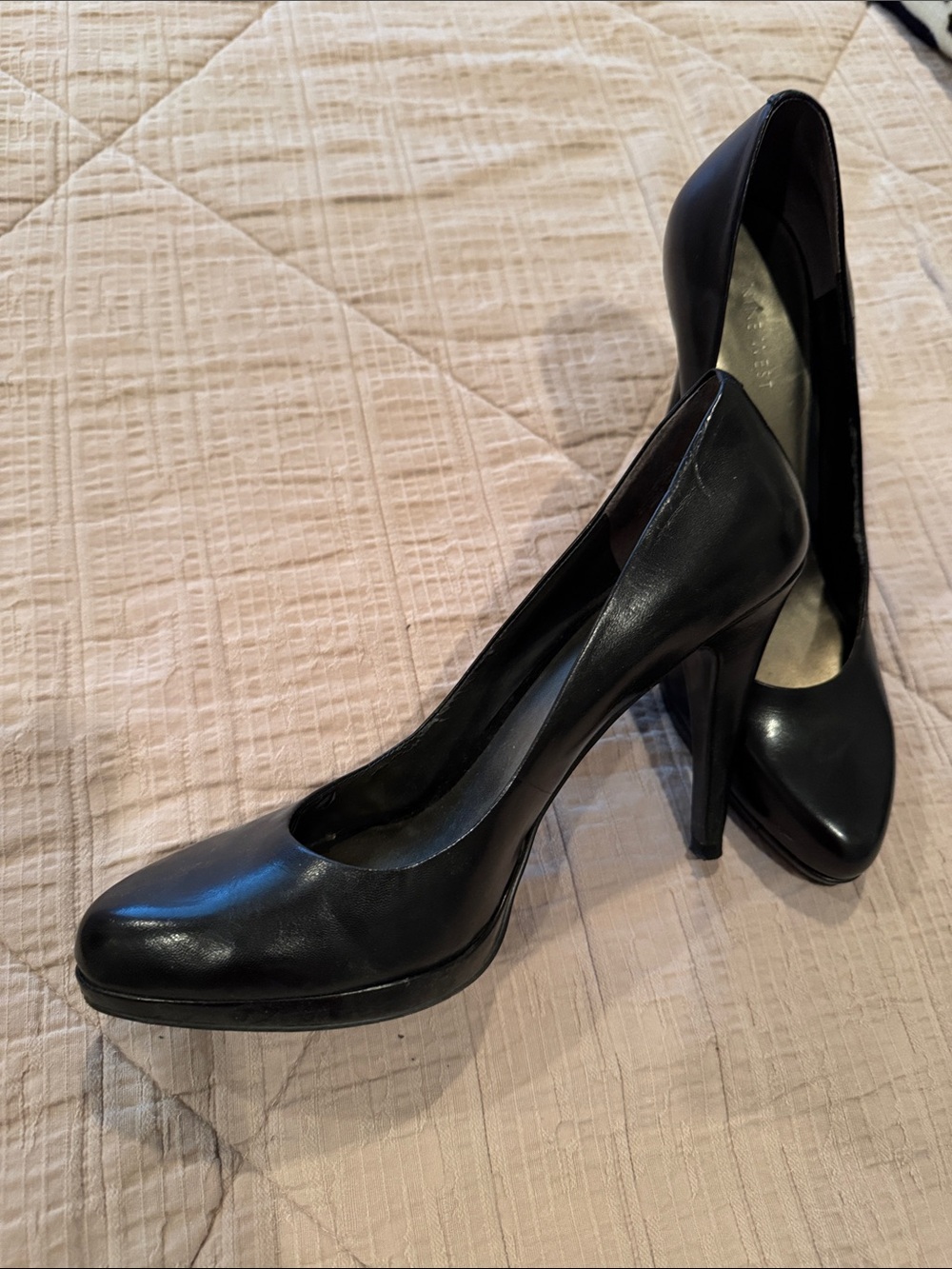 Nine West Black Pointed Toe Pumps - Picture 3 of 5